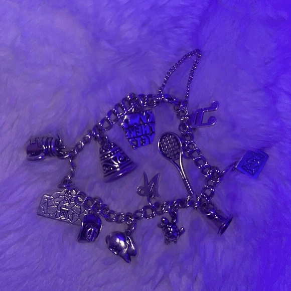 James Avery Jewelry - JAMES AVERY CHARM BRACELET!!